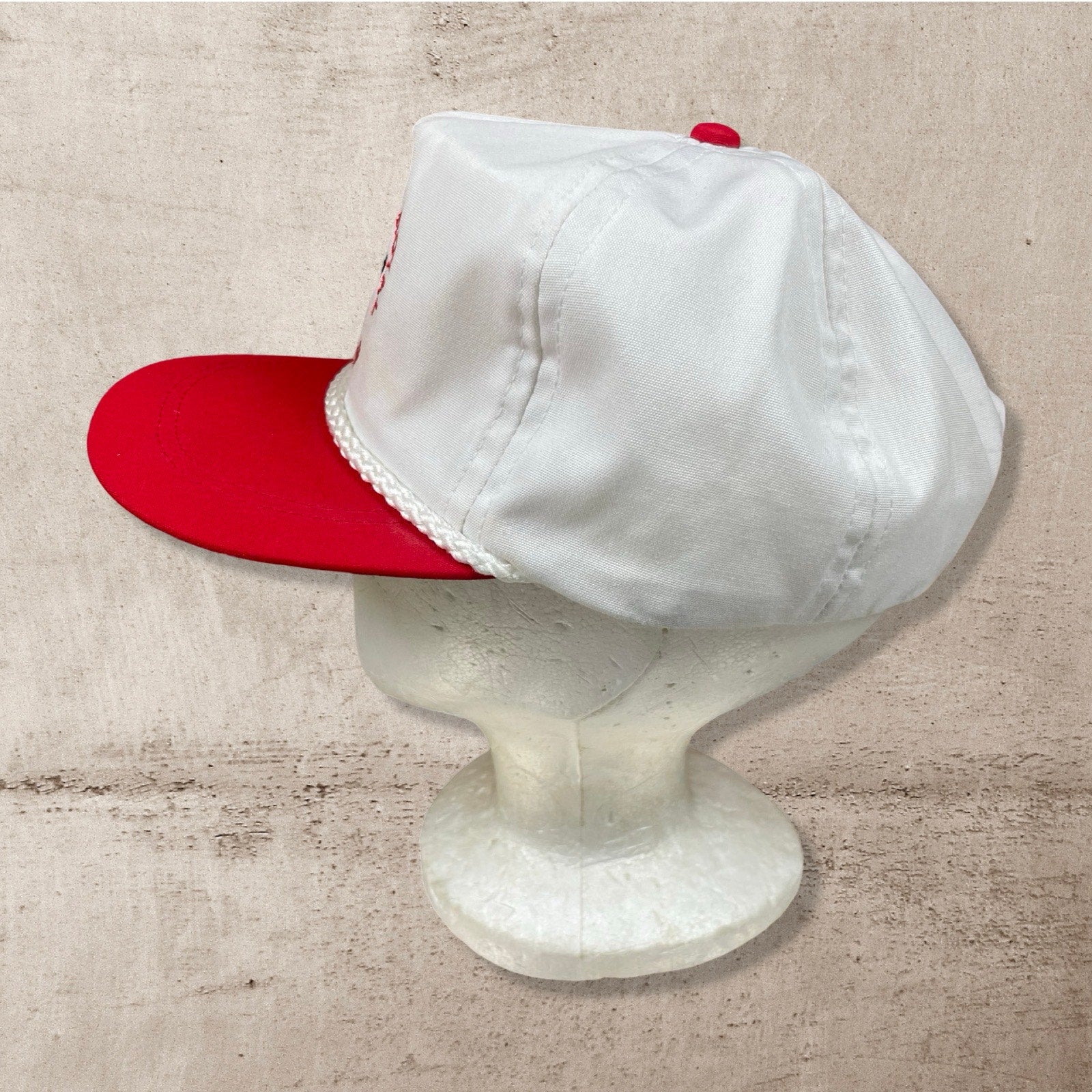 90s VTG PORT ROYAL BERMUDA IMPERIAL HEADWEAR TWO TONE WHITE RED TRUCKER HAT (OS)