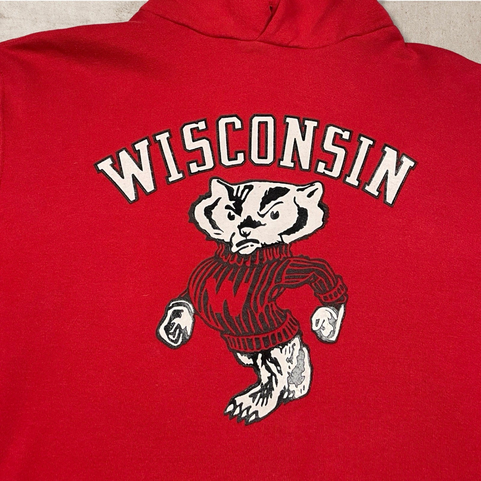 90s VTG UNIVERSITY OF WISCONSIN BADGERS RED RUSSELL ATHLETICS HOODIE L