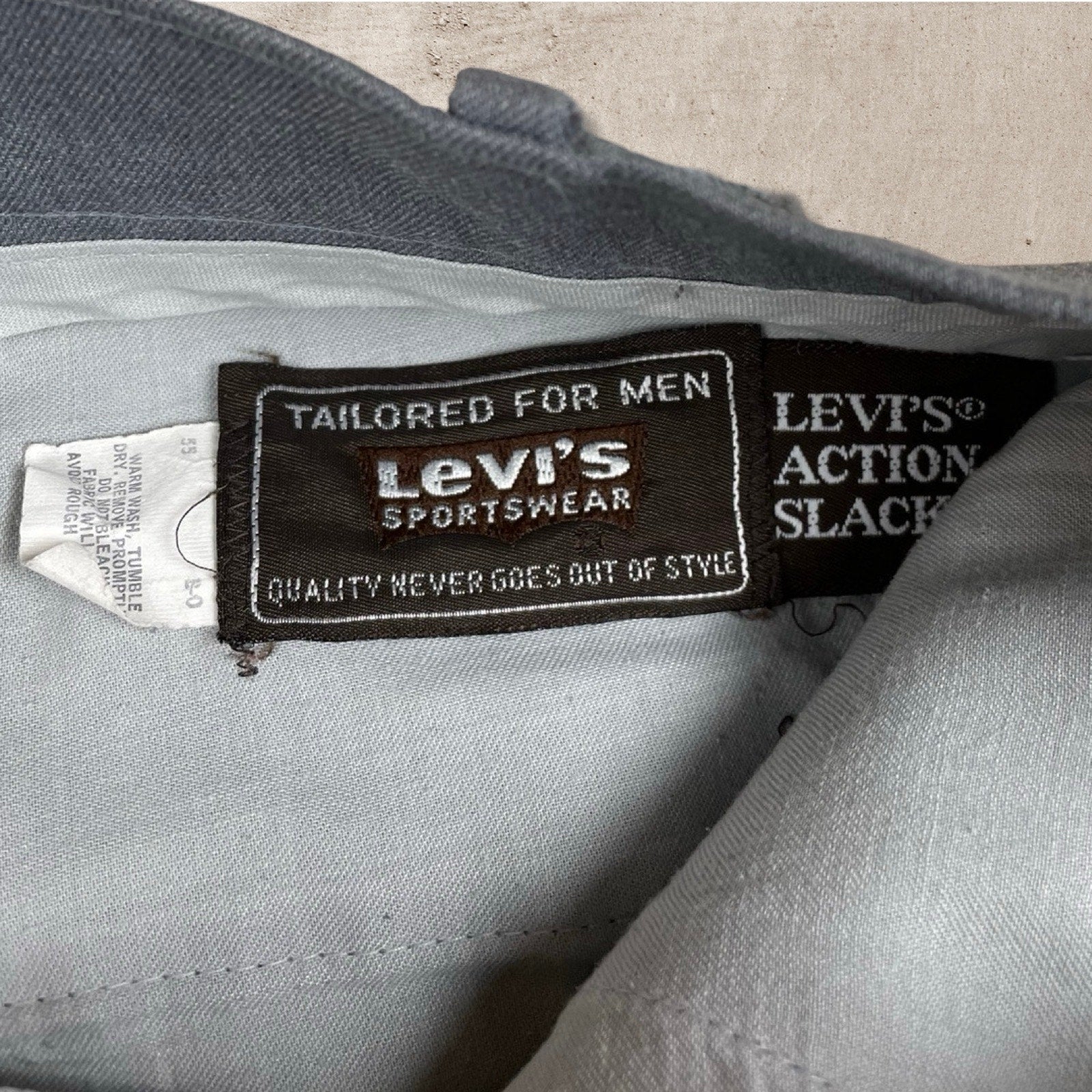 70s VTG LIGHT GREY LEVIS ACTION SLACKS FLARED PANTS USA MADE MENS (36X30)