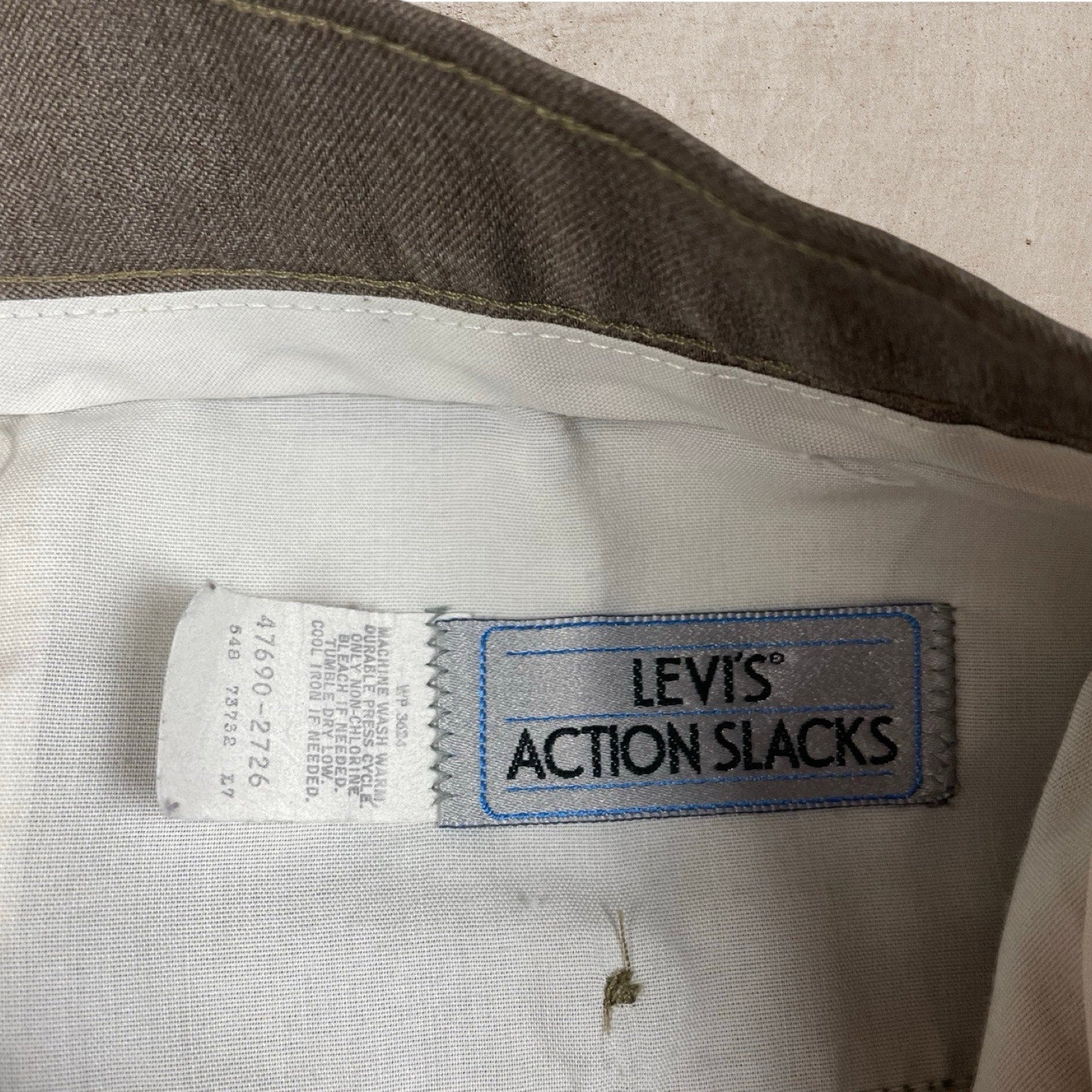 70s VTG LIGHT BROWN LEVIS ACTION SLACKS PANTS USA MADE MENS (34X32)