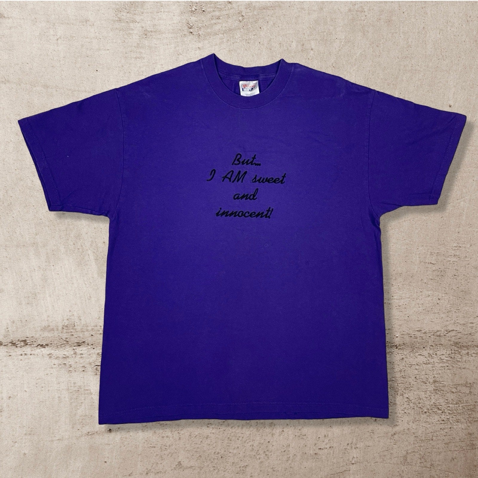 Y2K VTG BUT I AM SWEET AND INNOCENT HUMOR STATEMENT T-SHIRT (L)