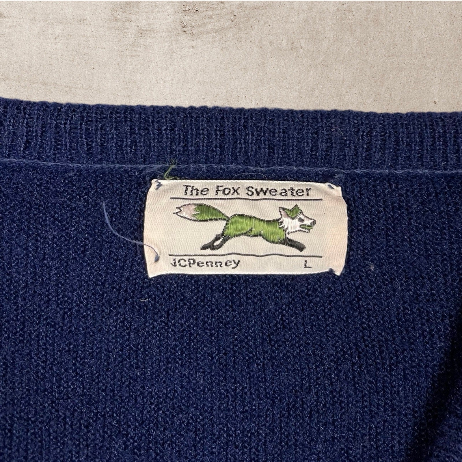 80s VTG J.C. PENNEY THE FOX SWEATER V-NECK ACRYLIC USA MADE NAVY BLUE MENS (L)