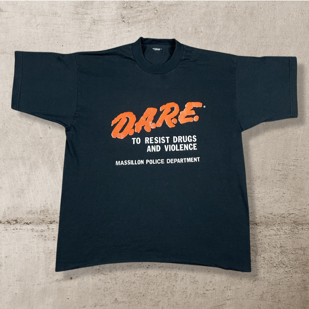 90s "DARE TO RESIST DRUGS AND VIOLENCE" VINTAGE T-SHIRT