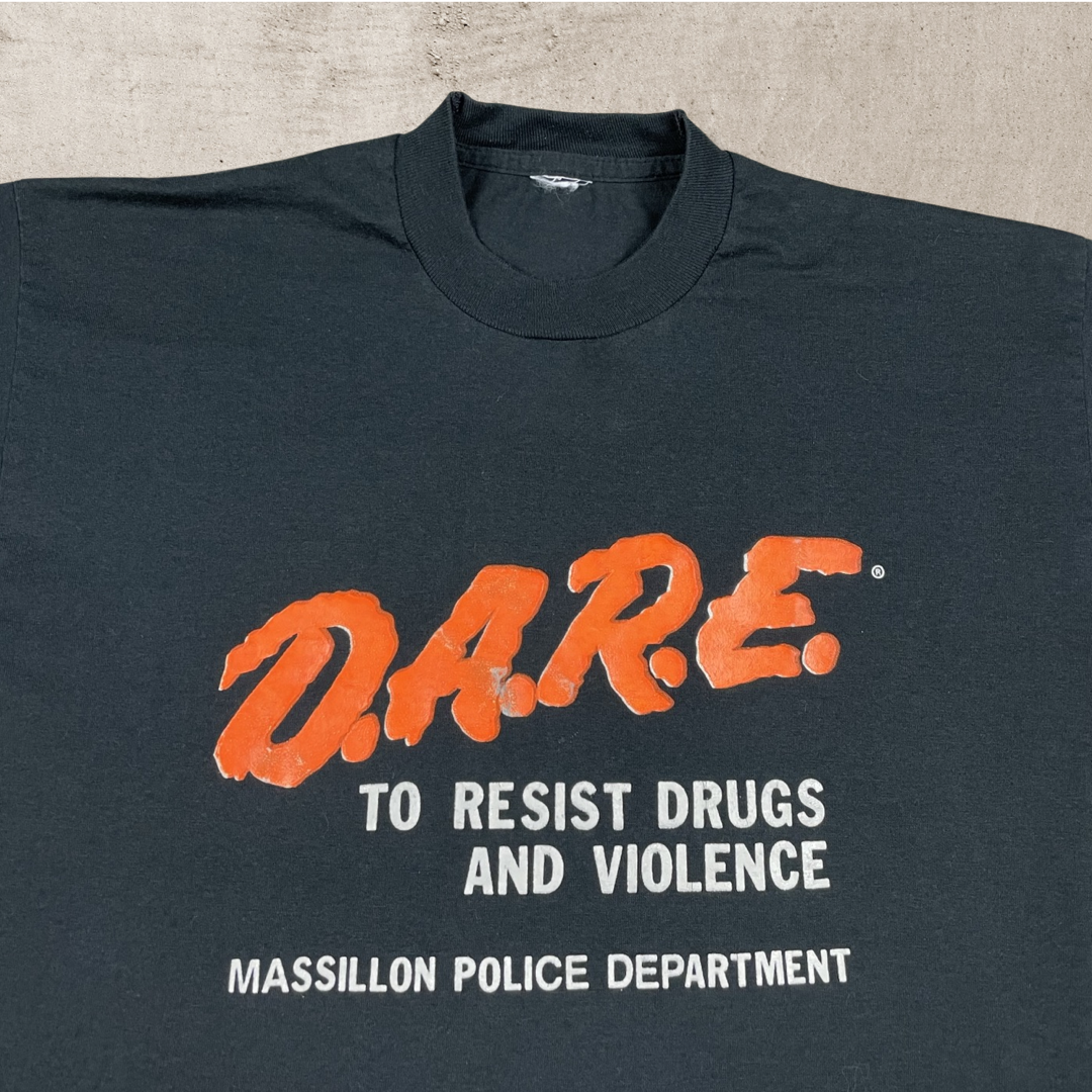 90s "DARE TO RESIST DRUGS AND VIOLENCE" VINTAGE T-SHIRT