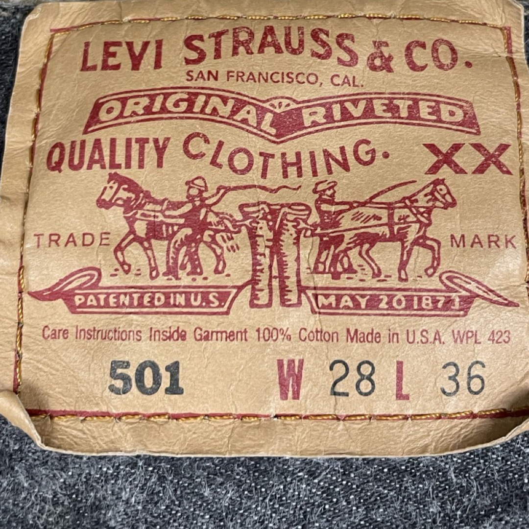 90s VINTAGE LEVIS 501 BLACK JEANS (28X34)