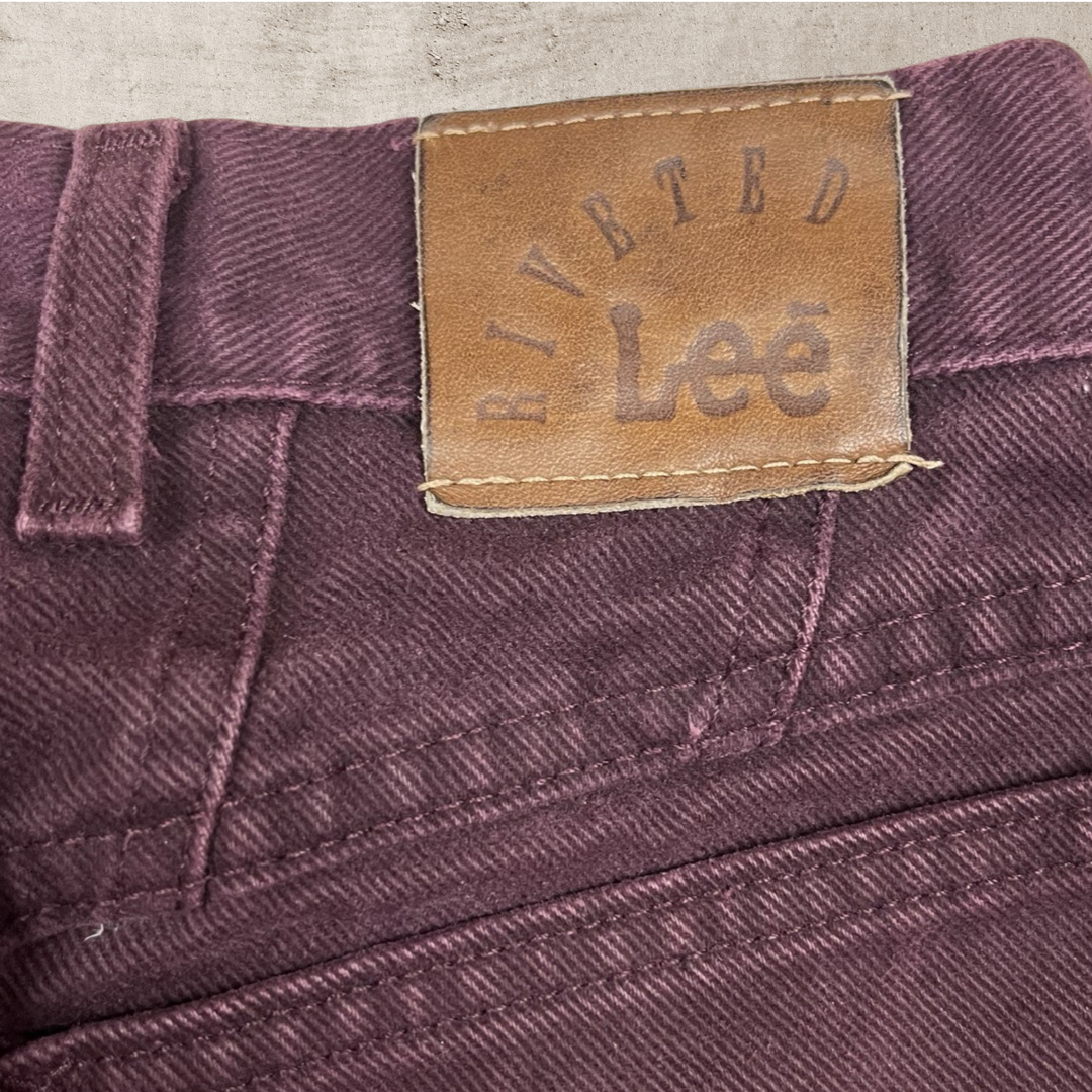 90s VINTAGE LEE RIVETED RIDER "MOM JEANS" (W8)