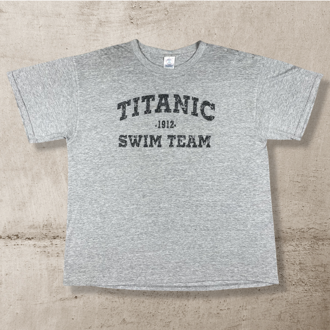 90s TITANIC SWIM TEAM HUMOR T-SHIRT (XL)