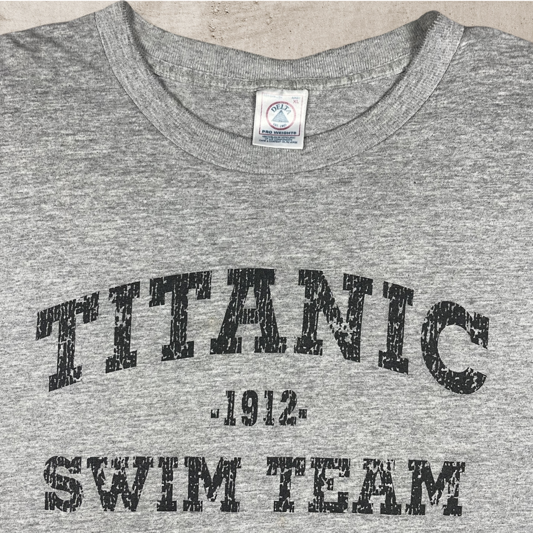 90s TITANIC SWIM TEAM HUMOR T-SHIRT (XL)