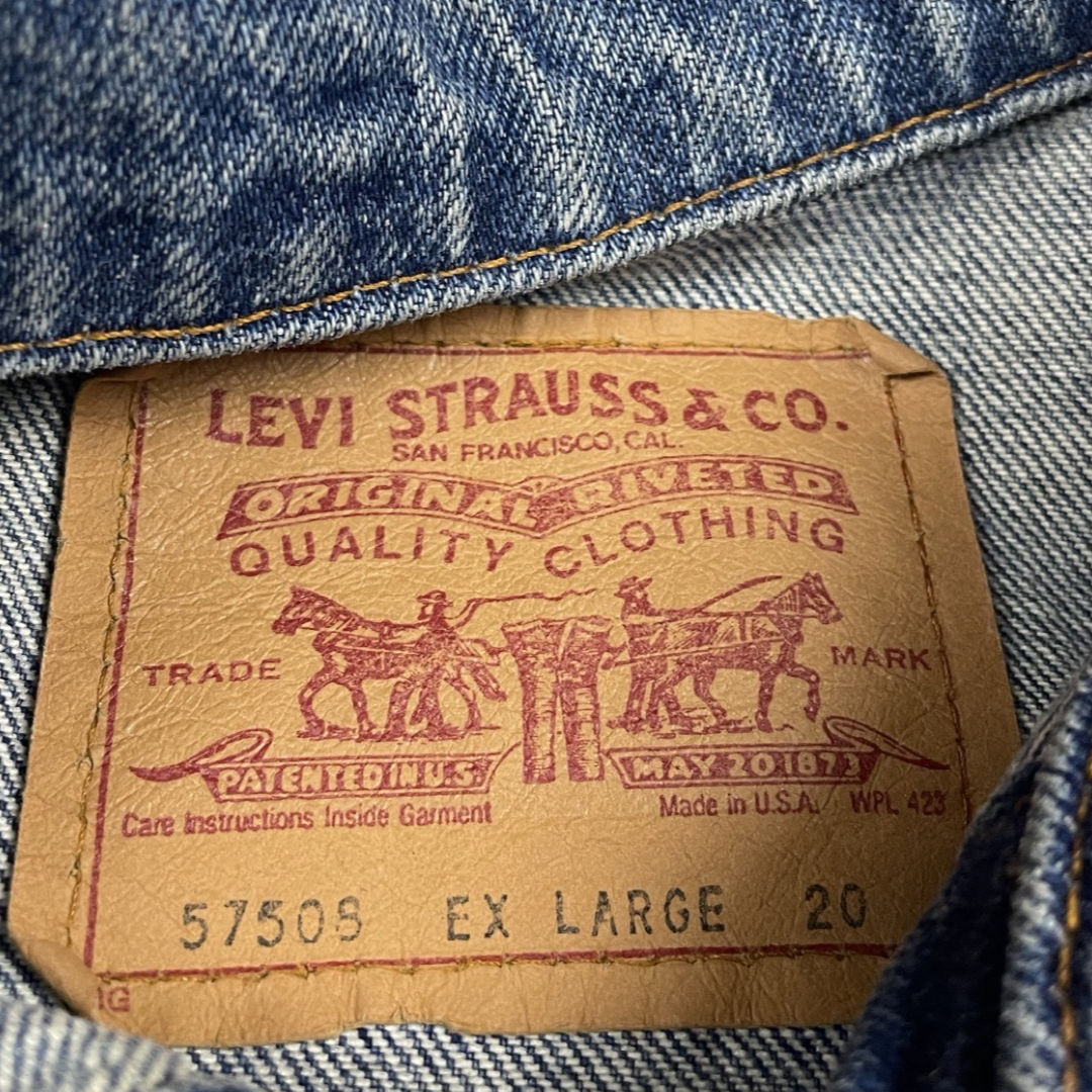 1990 VINTAGE LEVI'S DENIM TRUCKER JACKET (W-"XL")